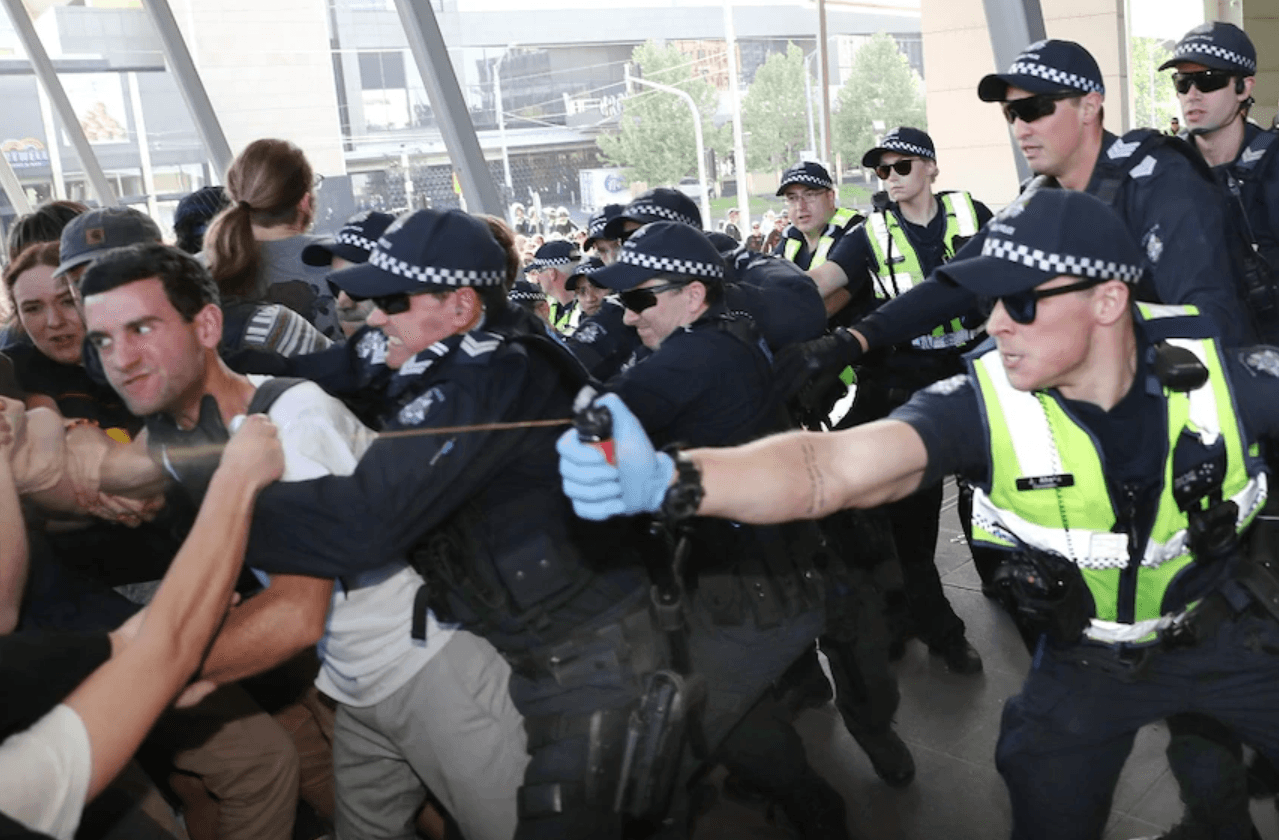 Climate activists shouldn't call the cops on each other