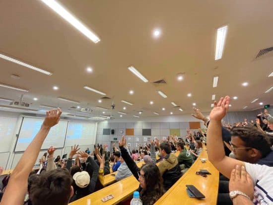 Hundreds vote against genocide and war at the University of Western Australia