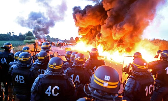 France: strikes and blockades against savage labour law 
