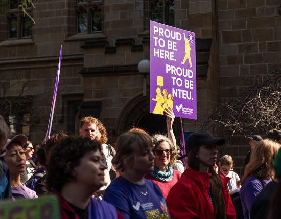 Melbourne Uni staff step up strike action