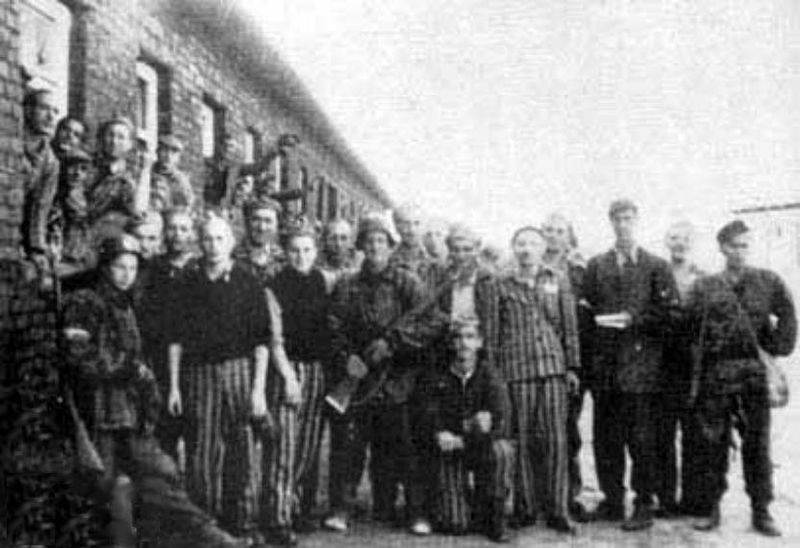 Jewish prisoners of Gęsiowka concentration camp liberated 5 August 1944 by Polish soldiers from the Home Army during the Warsaw Uprising